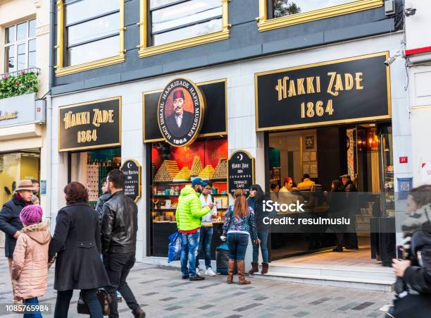 Hafiz Mustafa Hakki Zade 1864 Cukiernia - zdjęcia stockowe i więcej obrazów 1864 - 1864, Bakława, Beyoglu