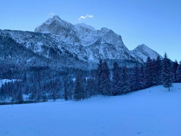 istock Frozen sea in the Karwendel mountains 1085767310