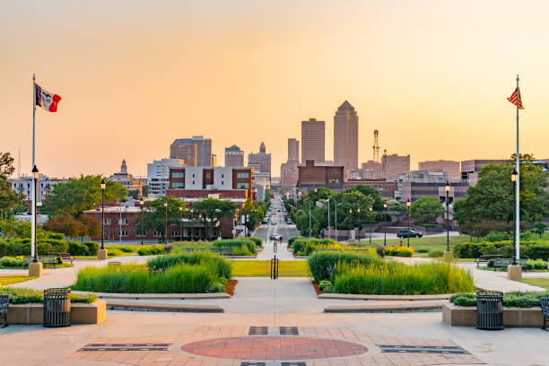 istock Des Moines, Iowa Skyline 1085786966