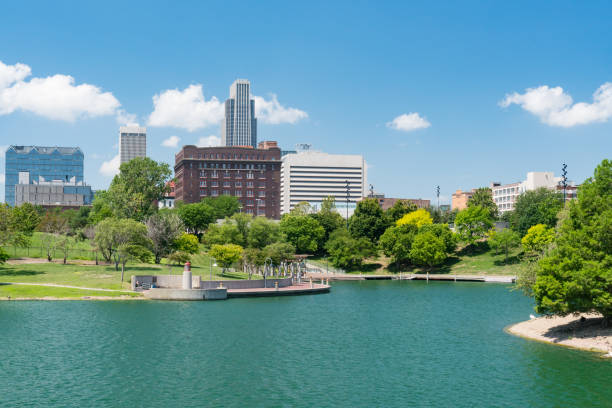 오마하 네브래스카 도시 스카이 라인 - omaha nebraska nebraska skyline building exterior 뉴스 사진 이미지