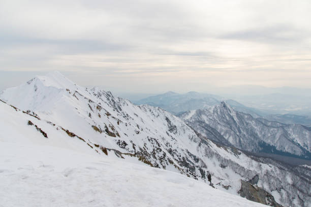 istock Mt.Daisen climbing in winter (Tottori) 1085879024