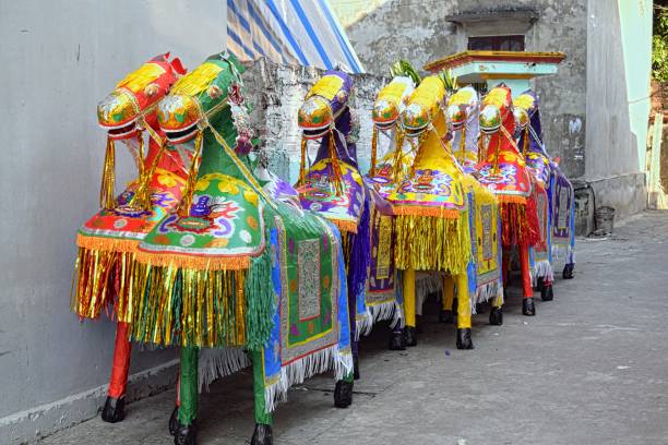 istock Paper and wicker characters in Vietnam 1085960194