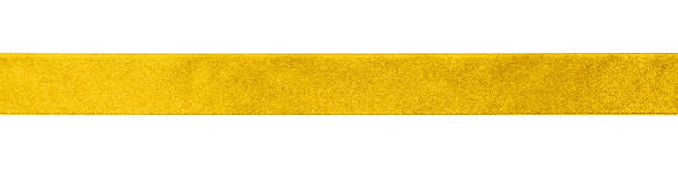 nastro d'arco in oro fascia nastro in raso tessuto a strisce dorate (isolato su sfondo bianco con percorso di ritaglio) per scatola regalo per le vacanze di natale, striscione biglietto d'auguri, ornamento decorazione design involucro presente - yellow box foto e immagini stock