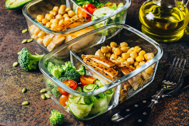 istock Healthy meal prep containers chicken and fresh vegetables. 1085967406