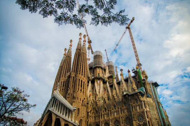 istock La Sagrada Familia's construction in progress 1085994204