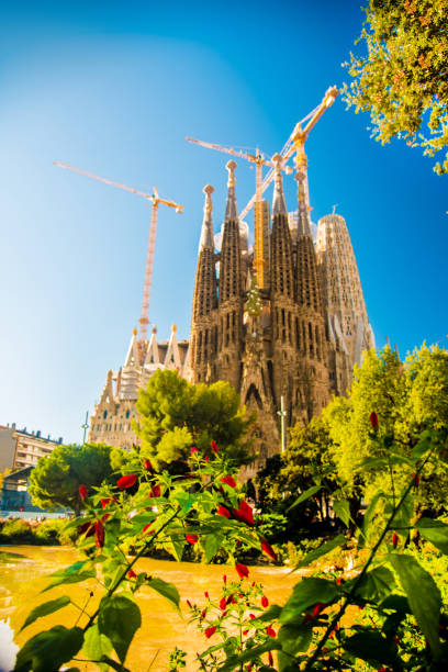 istock La Sagrada Familia's construction in progress 1085994386