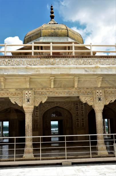 istock Landmarks of India - The Agra Fort 1086001078