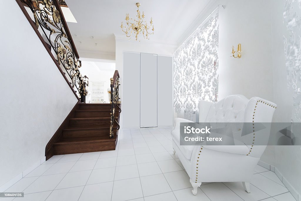 Cadeira de Braços no hallway - Royalty-free Luxo Foto de stock