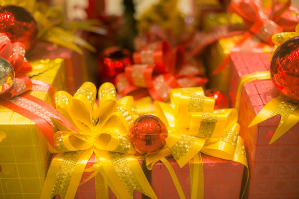 istock Christmas gifts 1086175028