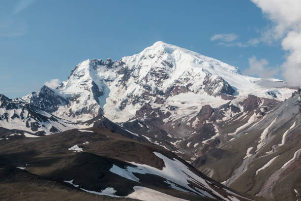 istock Aerial Landscape - Wrangell-St. Elias 1086193440