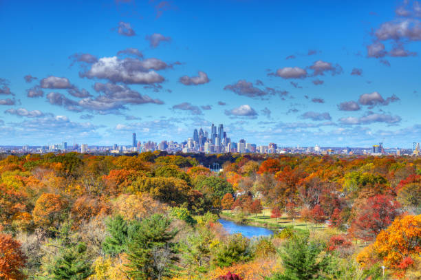 istock Center City Philadelphia with Fall Colors 1086203194