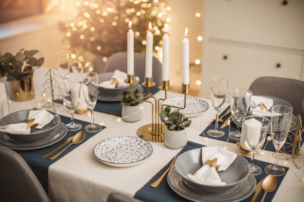 クリスマスの夕食の準備 - party decor ストックフォトと画像