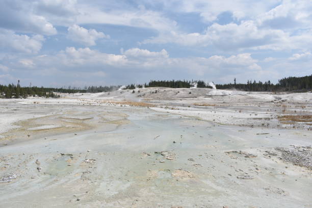 istock Yellowstone National Park 1086321220