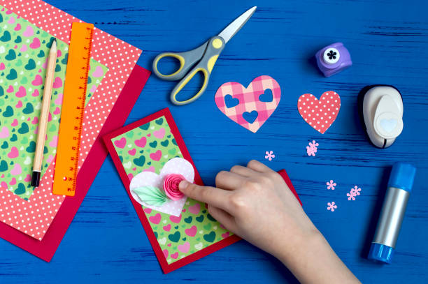 istock Making greeting card for Valentine's Day. Step 11 1086402834