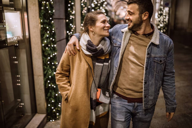 istock Enjoyable Christmas Shopping 1086412028