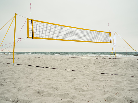 Cancha de voleibol de playa en la playa photo