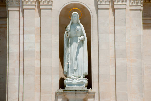 statue of our lady of fatima - fatima imagens e fotografias de stock