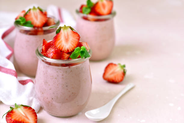 istock Homemade strawberry mousse 1086564700