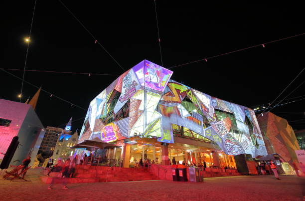 federation square melbourne australia - federation imagens e fotografias de stock