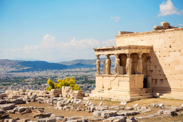 o erecteion da acrópole ateniense - the erechtheum - fotografias e filmes do acervo