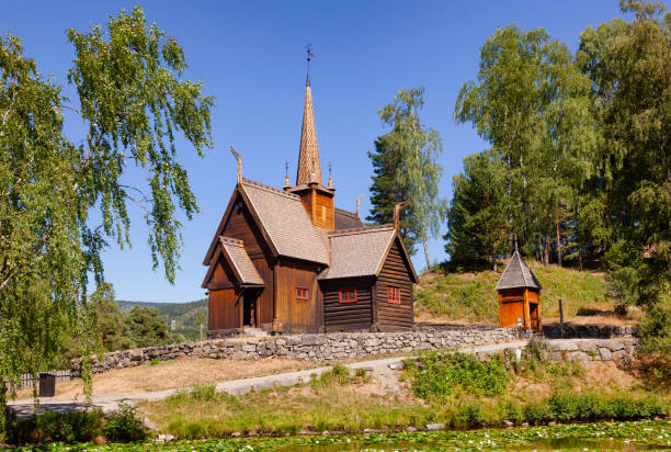 stavkirke di garmo museo maihaugen folks lillehammer oppland norvegia scandinavia - stavkyrkje foto e immagini stock