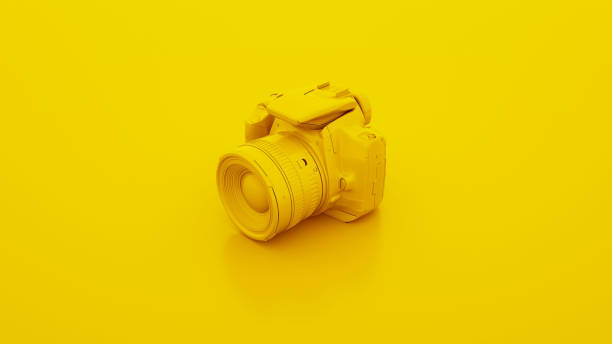 fotocamera dslr gialla. illustrazione 3d - isolated on yellow foto e immagini stock