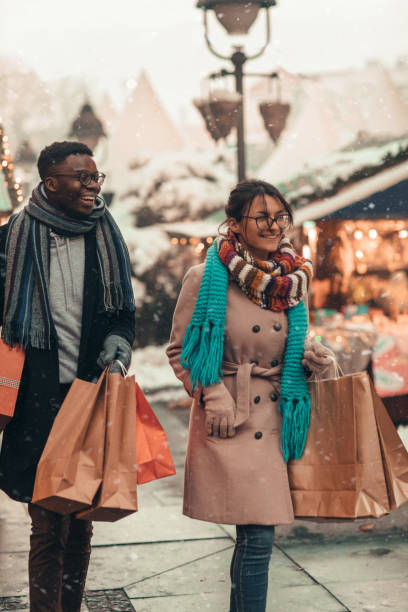 istock Christmas Shopping 1086666884