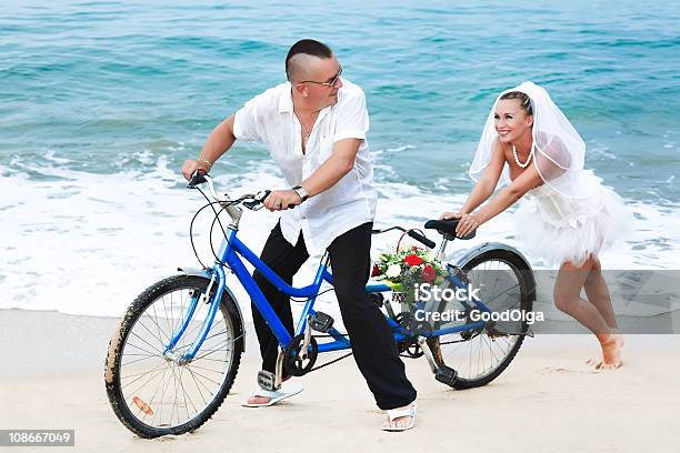 Tropische Hochzeit Stockfoto und mehr Bilder von Aktivitäten und Sport - Aktivitäten und Sport, Attraktive Frau, Berühren