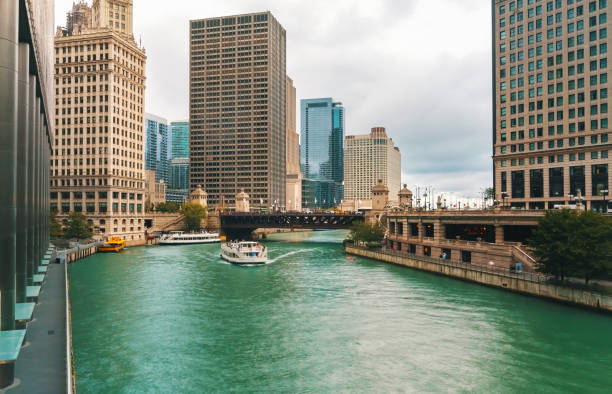 istock Chicago River with boats and traffic 1086743112