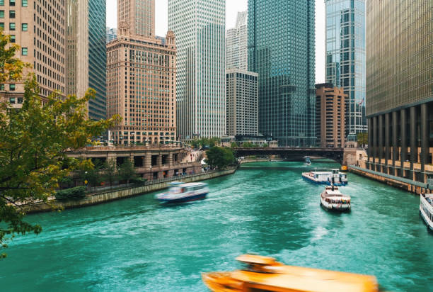 istock Chicago River with boats and traffic 1086743118