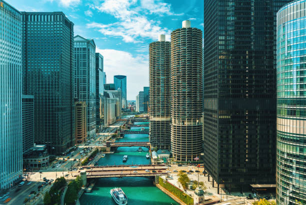 istock Chicago River with boats and traffic 1086743158