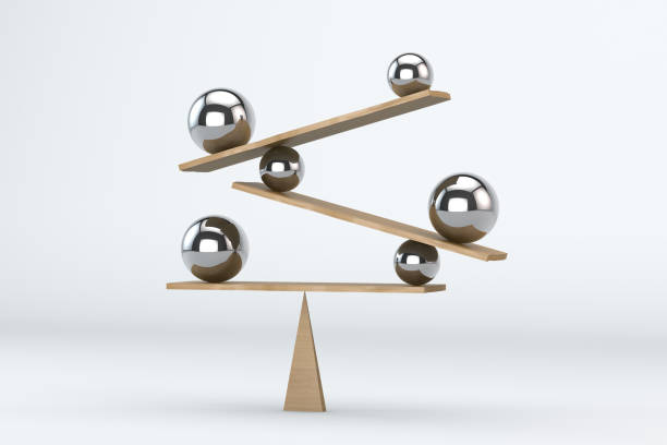 balance - balance seesaw weight sphere photos et images de collection