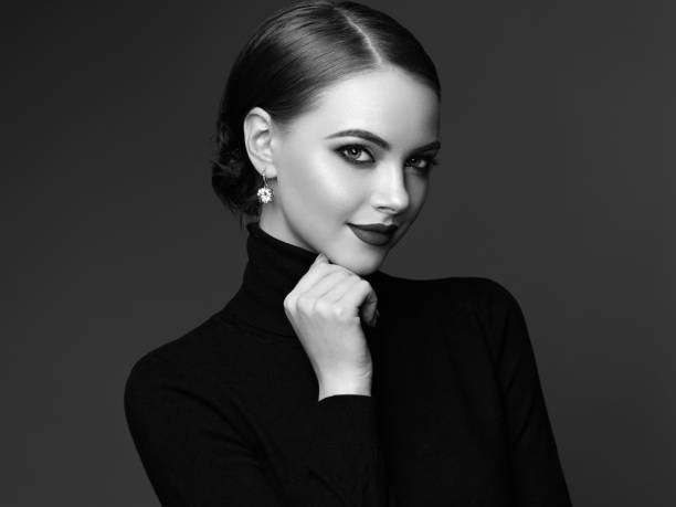 istock Beautiful woman face with perfect makeup 1086799688