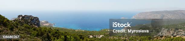 Castello Di Monolithos Panorama - Fotografie stock e altre immagini di Alberato - Alberato, Albero, Ambientazione esterna