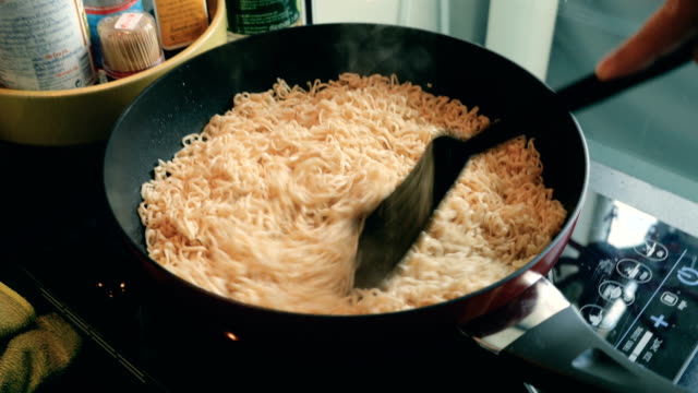 Cooking Instant Noodles