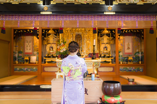 Japanese woman wearing a kimono,worship