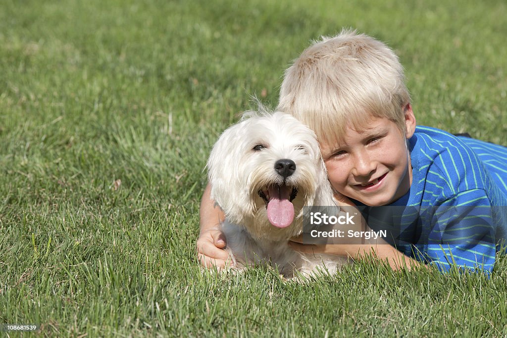 Souriante blonde deux blocs - Photo de 8-9 ans libre de droits