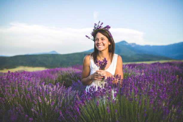 Vestidos De Dama De Honor De Color Lila - Banco de fotos e imágenes de stock - iStock Vestidos De Dama De Honor De Color Lila - Banco de fotos e imágenes de stock - iStock