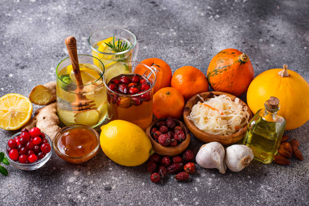 productos sanos para impulsar la inmunidad - fruit winter orange lemon fotografías e imágenes de stock