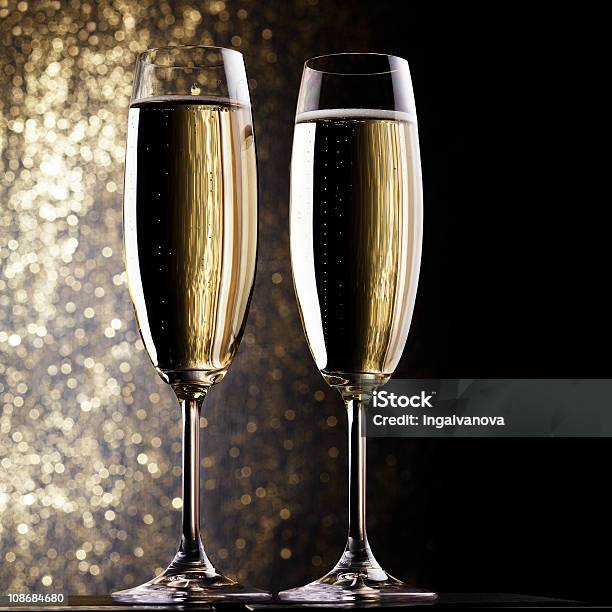 Champagner Flöten Stockfoto und mehr Bilder von Alkoholisches Getränk - Alkoholisches Getränk, Blase - Physikalischer Zustand, Champagnerglas