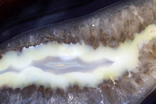 istock Agate occurs in white, blue, gray, red and various browns 1086884740
