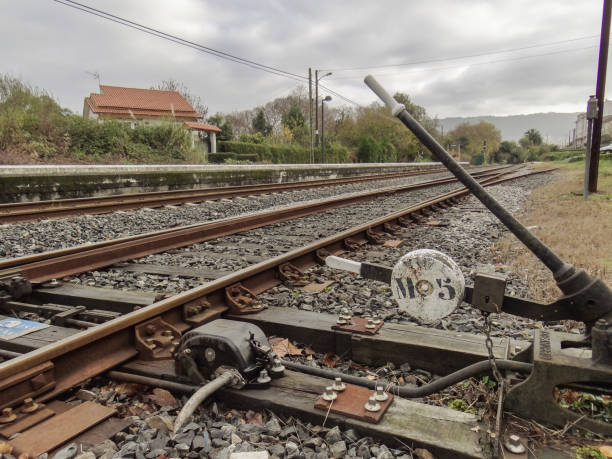 estación de pontedeume - pontedeume fotografías e imágenes de stock