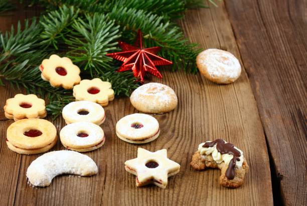 istock Shortbread Christmas candies and Christmas decoration 1086947070