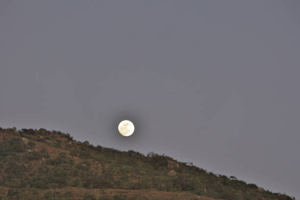 the moon rasie at Nei Lak Shan hk