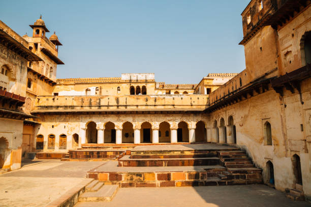 istock Orchha Fort Raja Mahal, ancient ruins in India 1087083990