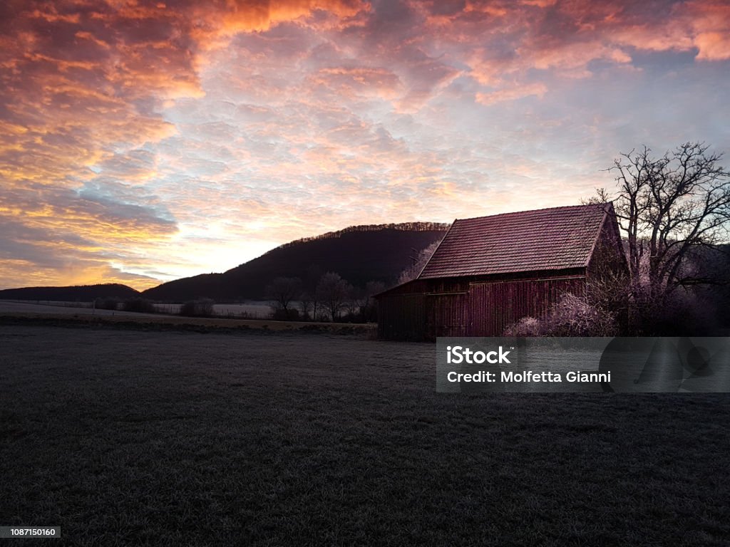 Haus im Dunkeln - Lizenzfrei Desorientiert Stock-Foto