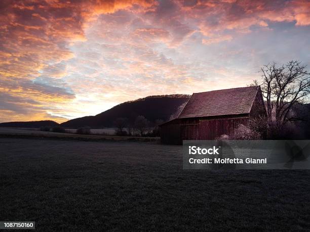 Haus Im Dunkeln Stockfoto und mehr Bilder von Desorientiert - Desorientiert, Deutschland, Eigenheim