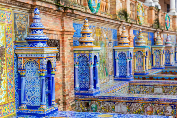 плиточный внешний вид здания на площади эспана, севилья, испания - seville andalusia spain pattern стоковые фото и изображения