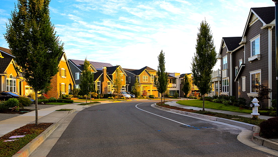 A street of modern houses on a development south of Salt Lake City in Utah, USA.