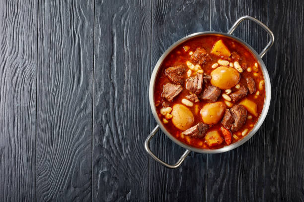 istock Jewish Cholent Hamin main dish for the Shabbat 1087343014